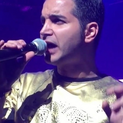 دانلود آهنگ محسن یگانه گله کرکس ها Mohsen Yegane Galeye Karkasa Music fa.com دانلود آهنگ محسن یگانه گله کرکس ها