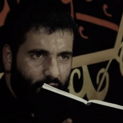 دانلود نوحه بنشین تا به تو گویم زینب حسین سیب سرخی Hossein Sibsorkhi Benshin ta Be To Gooyam Music fa.com دانلود نوحه بنشین تا به تو گویم زینب حسین سیب سرخی