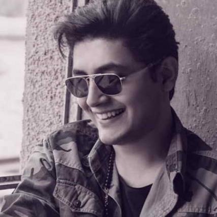 دانلود آهنگ عشق جذاب من کارن کیان Karen Kian Eshghe Jazabe Man Music fa.com دانلود آهنگ عشق جذاب من کارن کیان