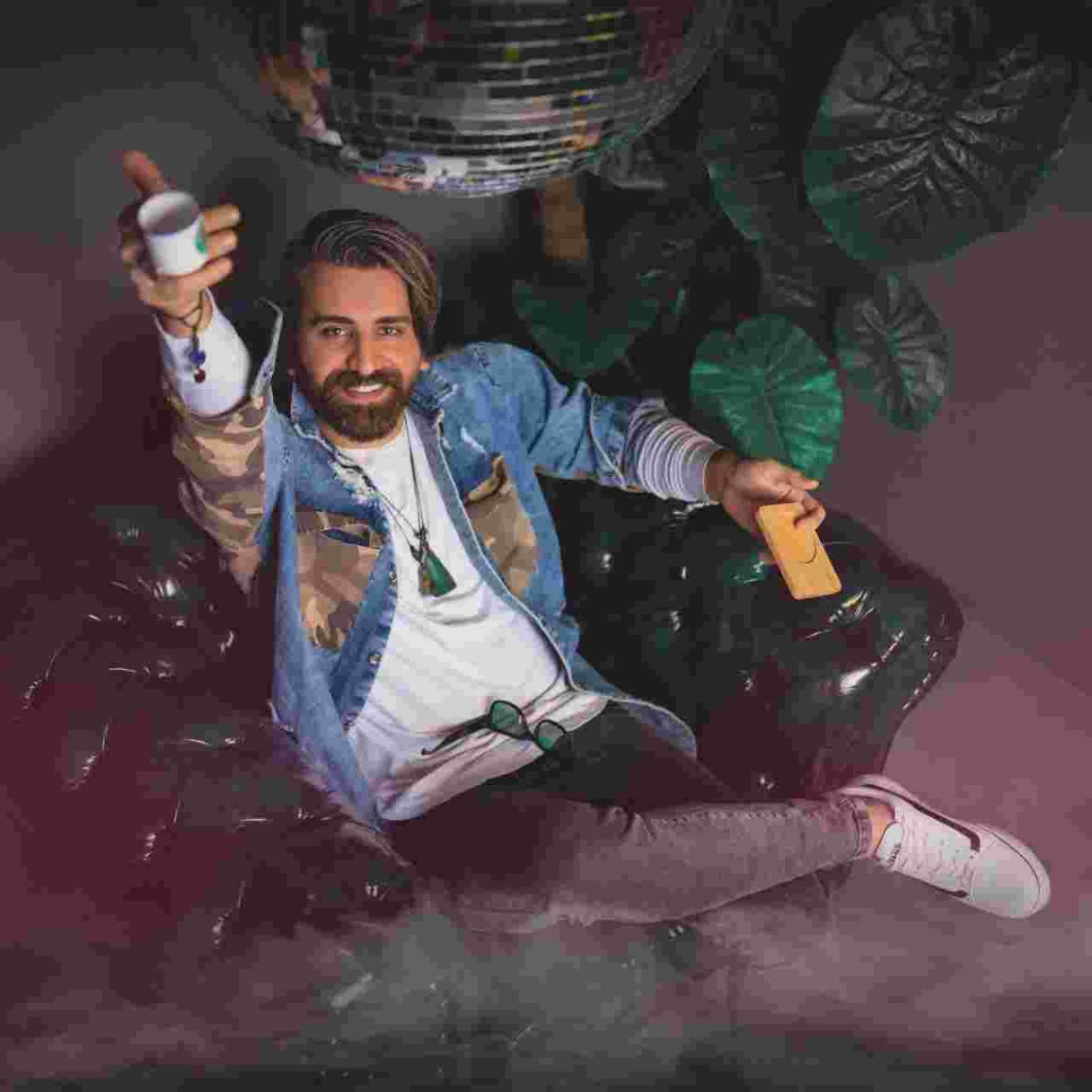 دانلود آهنگ آرش خان تو کی وقت کردی به نام تو کی وقت کردی