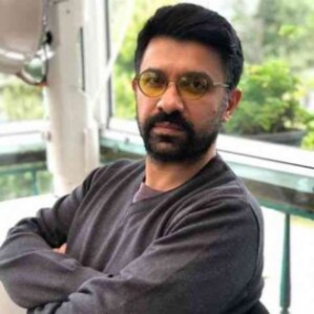 دانلود آهنگ یکم با خودت عشق و حال کن بابک افرا