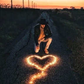 دانلود آهنگ جوونیمو ازم گرفت وقتی دستای عشقمو گرفت ریمیکس