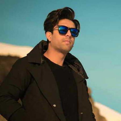 دانلود آهنگ ناصر پورکرم آروم آروم زدم زیر نم بارون قدم کامل