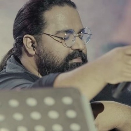 R sadegh90743502375928459283645928465928 دانلود آهنگ رضا صادقی راحت رفت