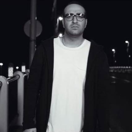 m jahani6354236451765412461 دانلود آهنگ مهدی جهانی تنهاتر از من