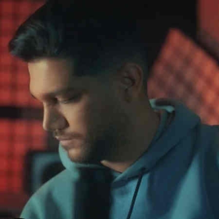 Shayan Jahanshahi Che Ghashang Music fa.com دانلود آهنگ شایان جهانشاهی چه قشنگ