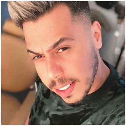 دانلود آهنگ لکنت میگیرم بگی عاشقمی آره دانوش