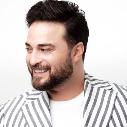 Babak Jahanbakhsh Asheghat Hastam Music fa.com دانلود آهنگ آنقدر عاشقت هستم که حواسم پرت است بابک جهانبخش