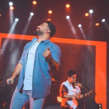 دانلود آهنگ بابک جهانبخش تو منو کی کشتی ونپلوگد