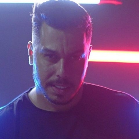 دانلود آهنگ غم غلط کرده به تو سرزده مگه من مردم ریمیکس بیس دار