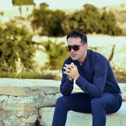 Mehrdad Rastakhiz Faghiri Darde Music fa.com دانلود آهنگ فقیری درده عاشقی هم درده خدایا ای روزگار چقدر نامرده مهرداد رستاخیز
