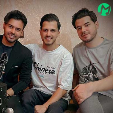 دانلود آهنگ عشق منو میندازه یاد چشات عشق چه عجیبه حال و هوات